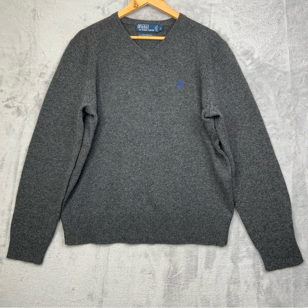 Polo Ralph Lauren 100% Lambswool V-Neck Long Sleeve Gray Men’s Sweater. Size‎ L.